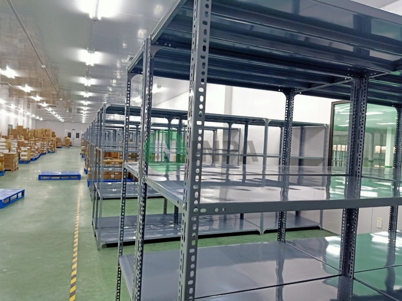 Các loại kệ hàng công nghiệp phổ biến và ứng dụng từng loại